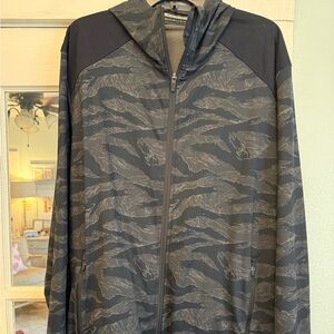 Goruck 24.7 Full Zip Hoodie Black and Gray Tiger Stripe Camouflage L